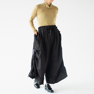 ギャザーを寄せたスタイル(身長160cm・BLACK) ギャザーを寄せたスタイル(身長160cm・BLACK)