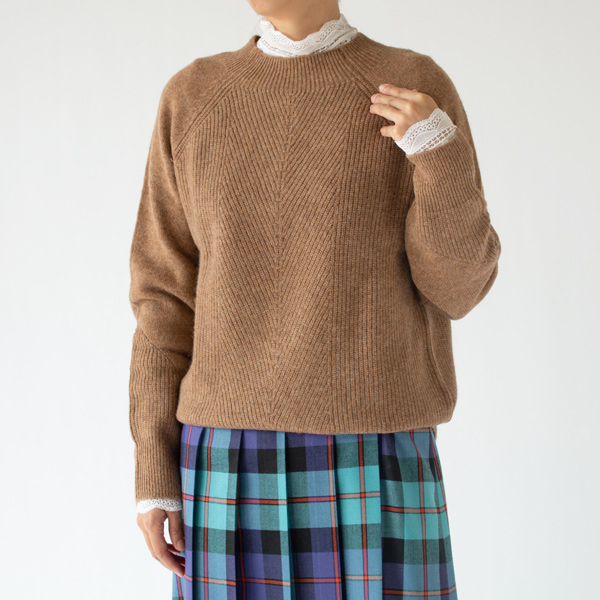 ニットのチクチク感が気になる方にもおすすめ（NEW WHITE）