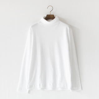 ボックスシルエットタートルネック Bianco ボックスシルエットタートルネック Bianco