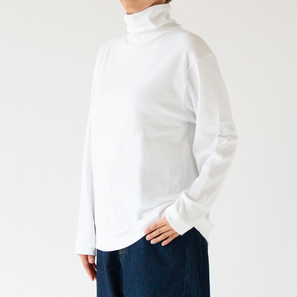 ボックスシルエットタートルネック Bianco 身長160cm