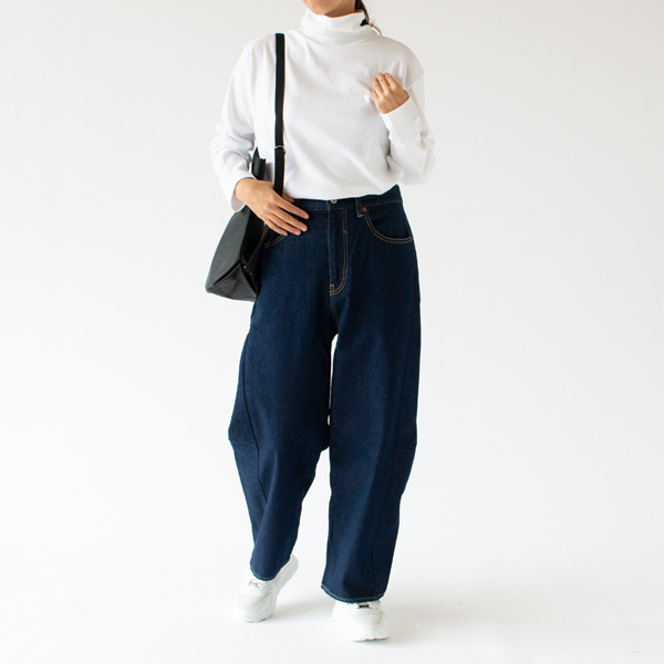 ボックスシルエットタートルネック Bianco 身長160cm