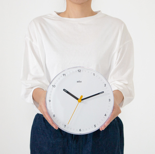 BRAUN 掛け時計 直径23cm／BRAUN(ブラウン)｜愛着を持ってずっと使い