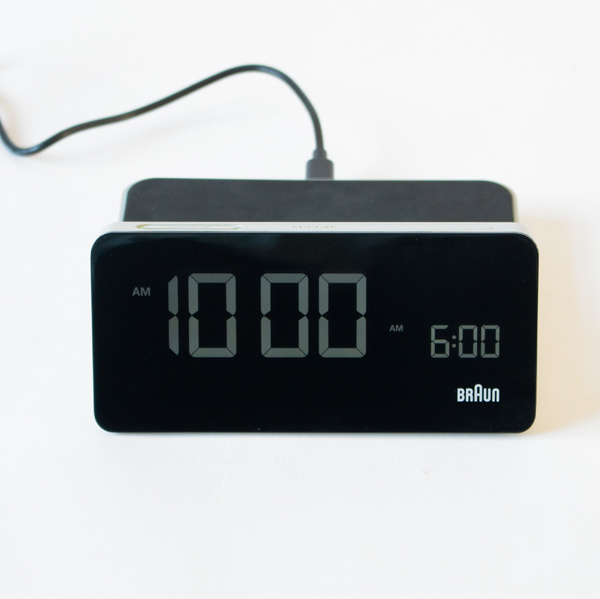 BRAUN デジタルクロックワイヤレス充電パッド付(BC21G)