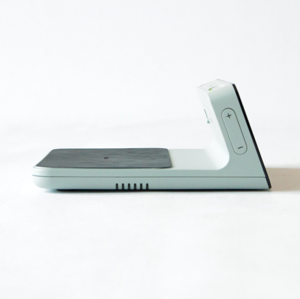 BRAUN デジタルクロックワイヤレス充電パッド付(BC21G)