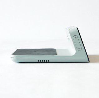 BRAUN デジタルクロックワイヤレス充電パッド付／BRAUN(ブラウン