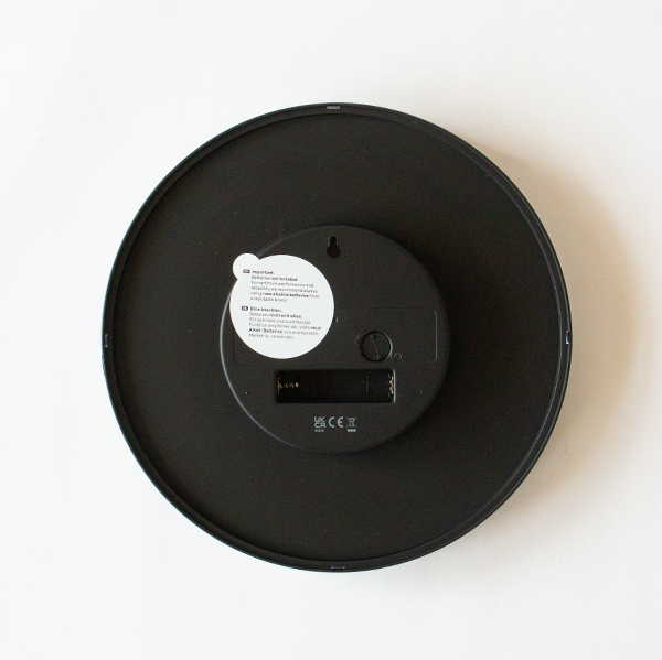 BRAUN 掛け時計 直径23cm／BRAUN(ブラウン)｜愛着を持ってずっと使い