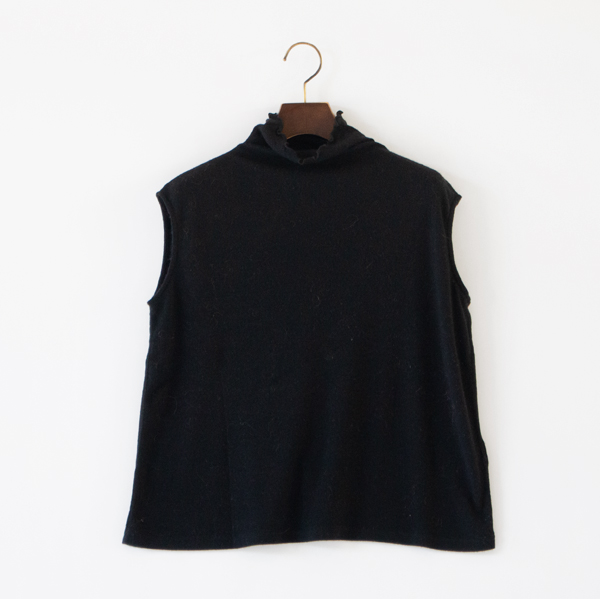 SUPER100’sウールフライス ハイネックノースリーブ(BLACK)