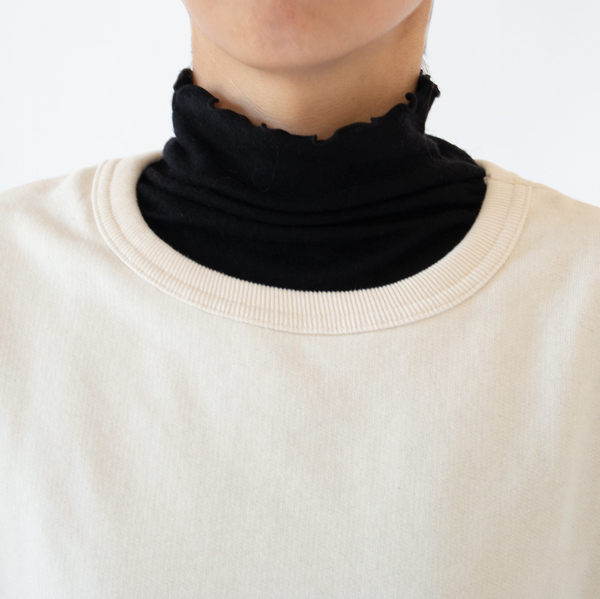 襟の上端はメロー始末で女性らしく(身長160cm・BLACK)