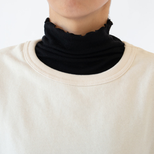 襟の上端はメロー始末で女性らしく(身長160cm・BLACK) 襟の上端はメロー始末で女性らしく(身長160cm・BLACK)