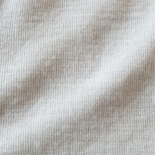 SUPER100’sという非常に細い繊維で作られたウールフライス生地(GREY) SUPER100’sという非常に細い繊維で作られたウールフライス生地(GREY)