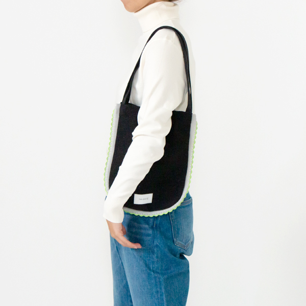 トートバッグ FRILLED LAME BAG(BLACK)