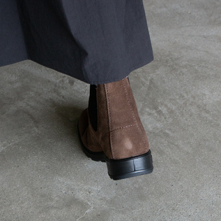 サイドゴアブーツ ORIGINALS BS2410 ブラウンスエード／Blundstone