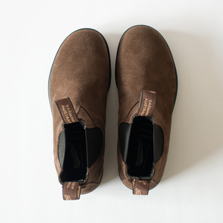 サイドゴアブーツ ORIGINALS BS2410 ブラウンスエード／Blundstone