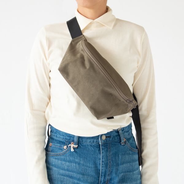 身長160cm・KHAKI