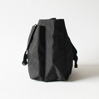 メイン収納部もアウトポケットにもたっぷりのマチ(BLACK) メイン収納部もアウトポケットにもたっぷりのマチ(BLACK)