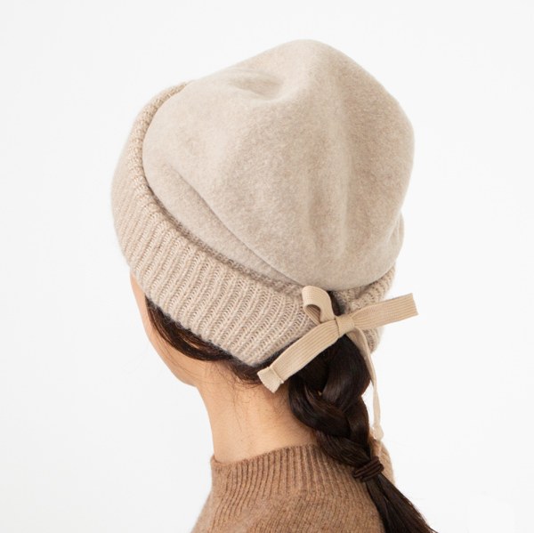 リブをぐるりと折り返して、リボン結びをワンポイントに(BEIGE) リブをぐるりと折り返して、リボン結びをワンポイントに(BEIGE)