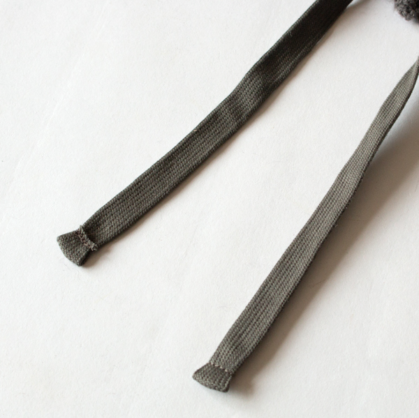 同色のリボンが付いています。 同色のリボンが付いています。