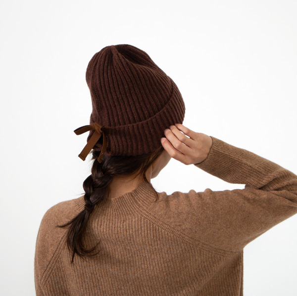 ぐるりと折り返して、後ろのリボンをワンポイントに（BROWN）