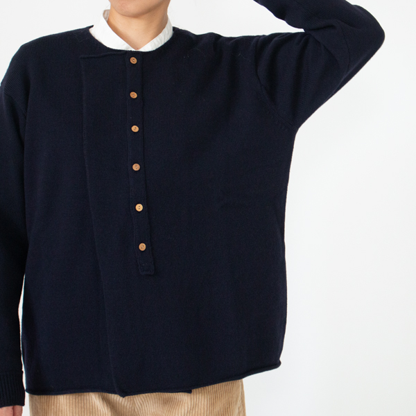 ゆとりのあるシルエット(NAVY・身長160cm) ゆとりのあるシルエット(NAVY・身長160cm)