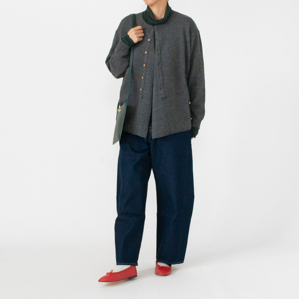 MEDIUM GRAY・身長160cm MEDIUM GRAY・身長160cm