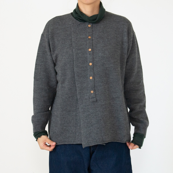 MEDIUM GRAY・身長160cm MEDIUM GRAY・身長160cm