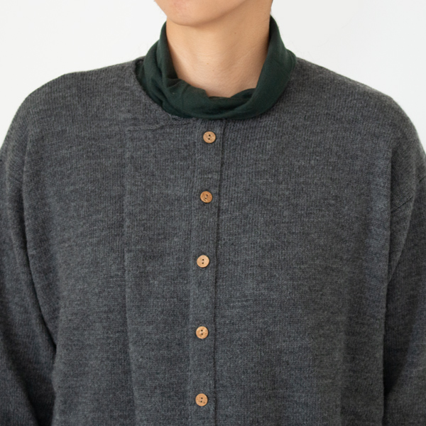 MEDIUM GRAY・身長160cm MEDIUM GRAY・身長160cm