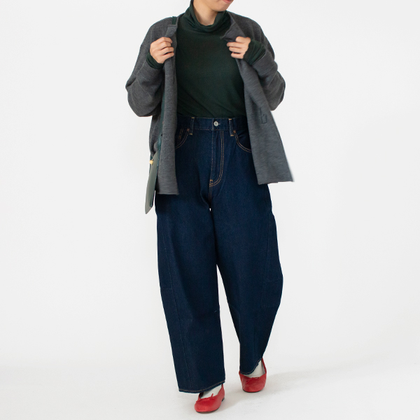 MEDIUM GRAY・身長160cm MEDIUM GRAY・身長160cm