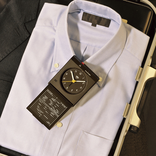 BRAUN トラベルアラームクロック／BRAUN(ブラウン)｜愛着を持って