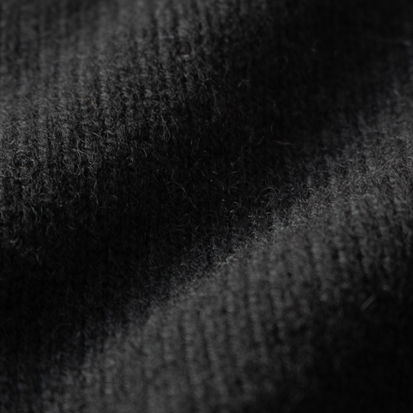 縮絨加工によりふっくらした仕上がりに(ブラック) 縮絨加工によりふっくらした仕上がりに(ブラック)