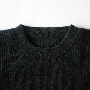 モンゴルカシミヤ クルーネックセーター(DARK GREY)