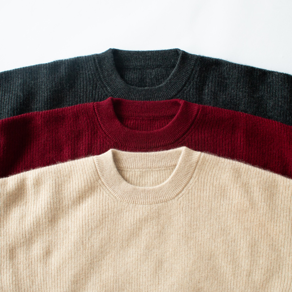 手前から、NATURAL BEIGE・BORDEAUX・DARK GREY