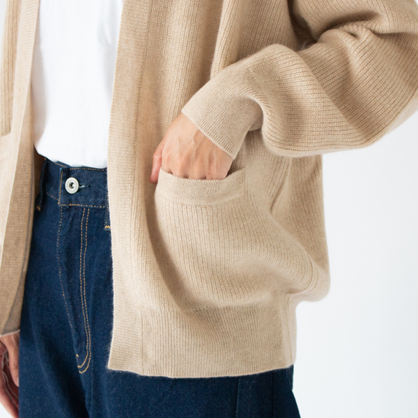 左右にポケット付き(NATURAL BEIGE)