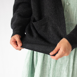 伸縮性や復元力に優れていて、形の崩れ・たるみ・伸びを最小限に抑えます(DARK GREY) 伸縮性や復元力に優れていて、形の崩れ・たるみ・伸びを最小限に抑えます(DARK GREY)
