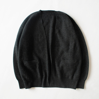 モンゴルカシミヤ ボタンレスカーディガン／ZUTTO（ズット）｜愛着を