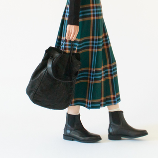 【美品】Marvelets マーヴェレッツ　本革　バッグ ヌメ革　レザー 美品】Marvelets マーヴェレッツ 本革 バッグ ヌメ革 レザー 美品