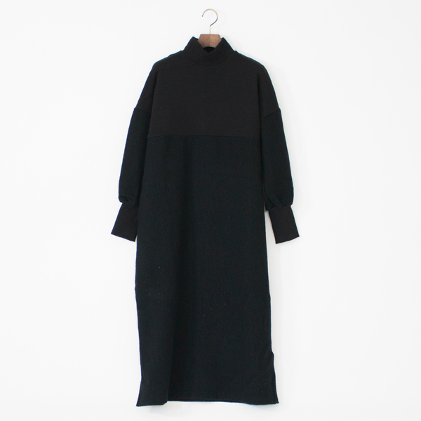 リファインウール ドッキングハイネックワンピース(BLACK)