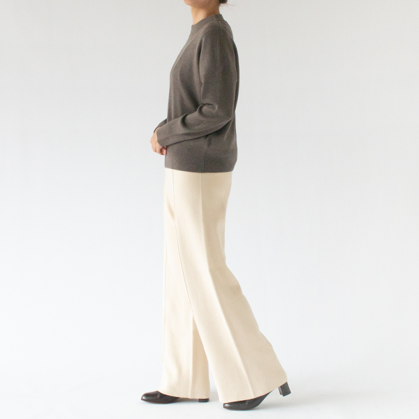 オフィススタイルにも着用おすすめ オフィススタイルにも着用おすすめ