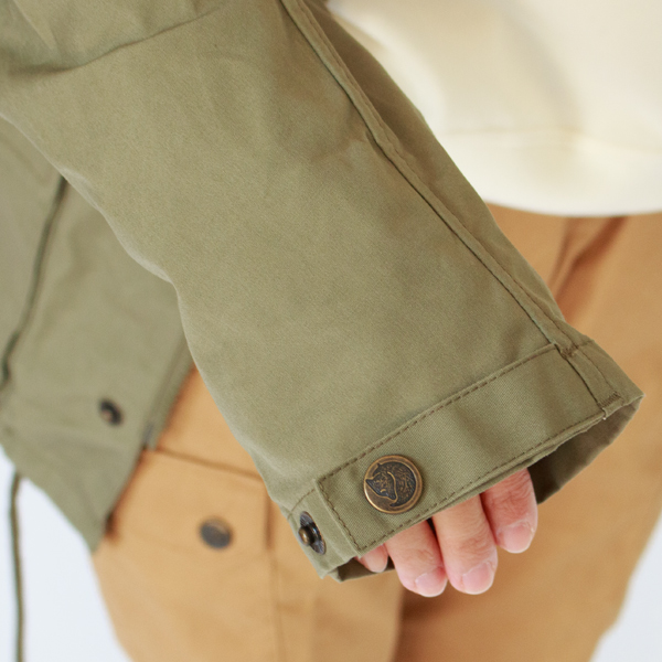 袖はボタンで調整できます(GREEN) 袖はボタンで調整できます(GREEN)