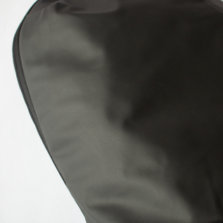 CORDURA COATEDは、PUコーティングを施した900Dポリエステル（フロント）