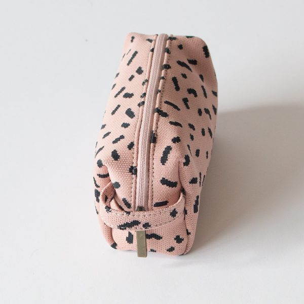 ハンドル付きポーチ KNIT POUCH M(SESAME)