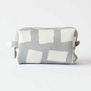 ハンドル付きポーチ KNIT POUCH M(DANCE TILE) ハンドル付きポーチ KNIT POUCH M(DANCE TILE)
