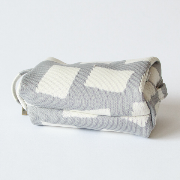 ハンドル付きポーチ KNIT POUCH M(DANCE TILE)