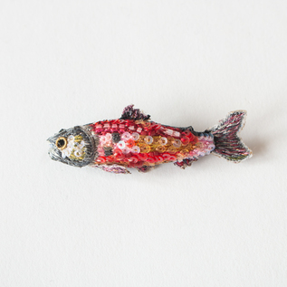 刺繍ブローチピン