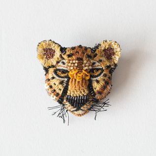 刺繍ブローチピン