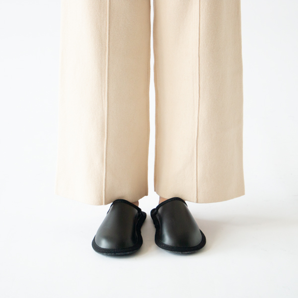 スリッパ STELLA PELLE NERO