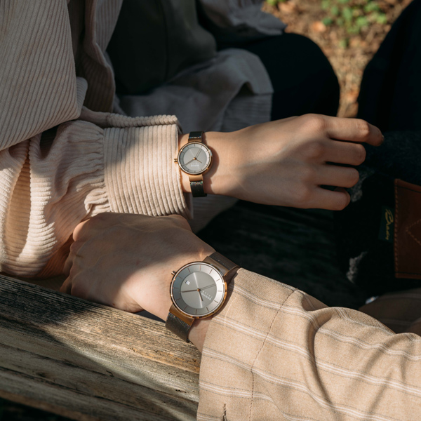BERING Solar メンズ腕時計とのペアウォッチとしてもお楽しみいただけます。