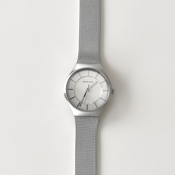 BERING Classic レディース腕時計(WHITE)