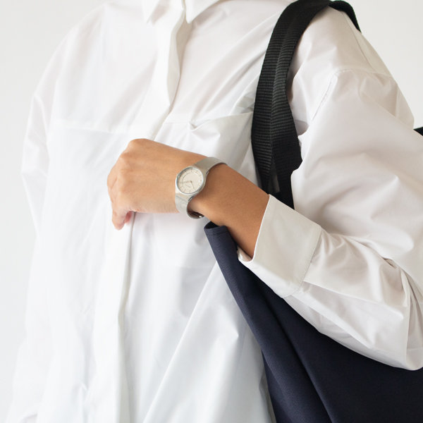 BERING Classic レディース腕時計(WHITE)