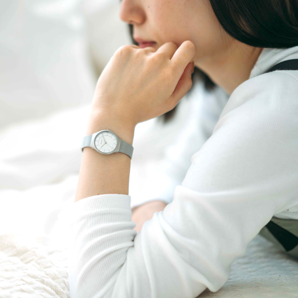 BERING Classic レディース腕時計(WHITE)