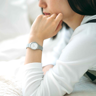 BERING Classic レディース腕時計(WHITE) BERING Classic レディース腕時計(WHITE)